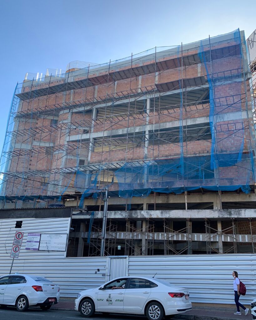 Obra Predio Centro de Betim - Fachadeiro 03 (2)